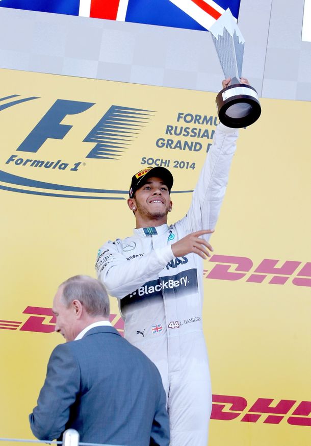 Hamilton se quedó con el GP de Sochi y se afianzó como líder del campeonato