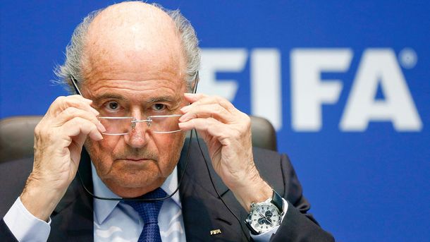 Crece la presión a la FIFA para que postergue sus elecciones presidenciales