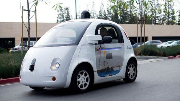 Los vehículos de Google ya tuvieron 13 accidentes y 272 fallos