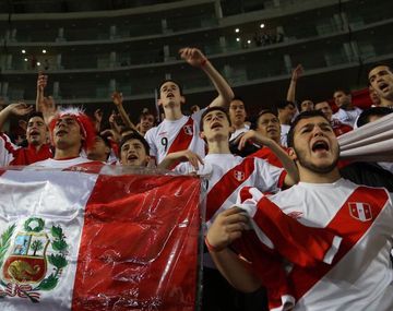 Un fanático aumentó 25 kilos para poder ir a los partidos de Perú