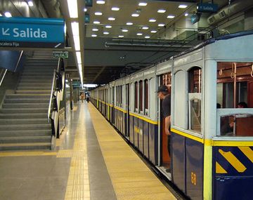 Gremialistas de la UTA paran todas las líneas de subte