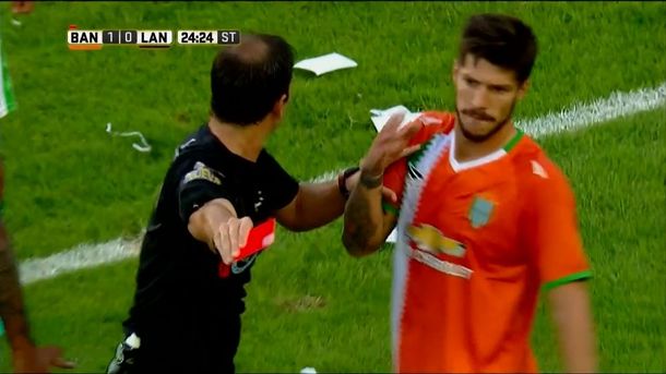 Una patada criminal: así quedó Gómez tras la infracción de Matheu