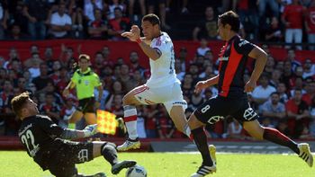 El emblema de Newells anotó el segundo de su equipo El emblema de Newells anotó el segundo de su equipo