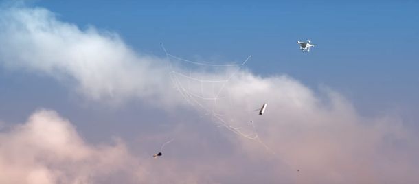 Mirá cómo neutralizan a los drones en aeropuertos de otras partes del mundo