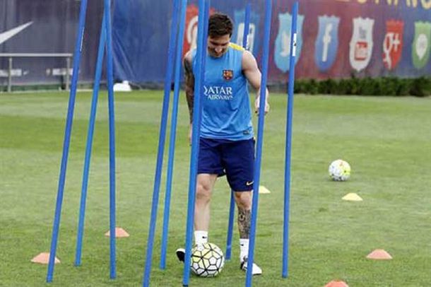 Barcelona sueña: Messi volvió a los entrenamientos y podría estar ante Real Madrid