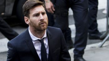 anda a panama, devolve la plata: asi recibieron a messi antes de declarar ante la justicia anda a panama, devolve la plata: asi recibieron a messi antes de declarar ante la justicia