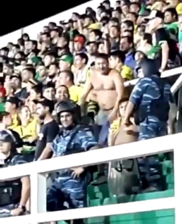 VIDEO: El vergonzoso gesto racista de un hincha de Defensa y Justicia para el Santos