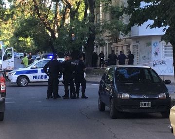 Tensión en La Plata: un hombre mantuvo de rehén a un amigo durante tres horas