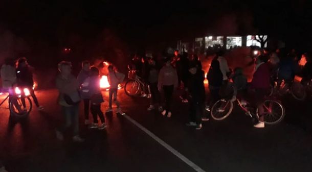 Vecinos de La Plata protestaron en las calles por los masivos cortes de luz