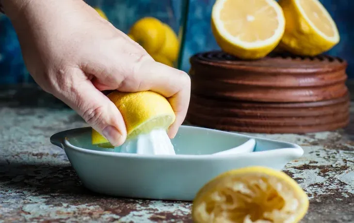 El jugo de limón que ayuda a bajar de peso en poco tiempo