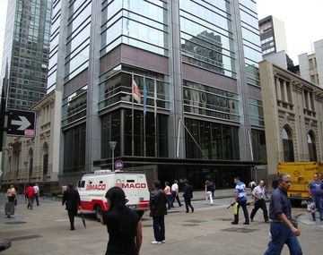 Amenaza de bomba en pleno centro porteño: evacuaron a 2000 personas