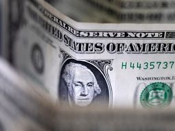El dólar global cayó a su nivel mínimo en el mes. El dólar global cayó a su nivel mínimo en el mes.