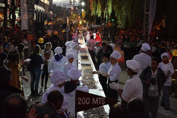 En Bariloche se hizo la barra de chocolate más grande del mundo