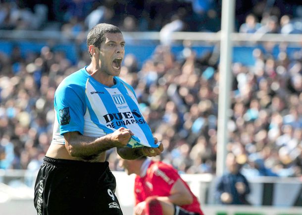 Racing se quedó con el clásico frente a Independiente