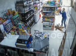 Destrozó un comercio porque tenía la música a un volumen elevado