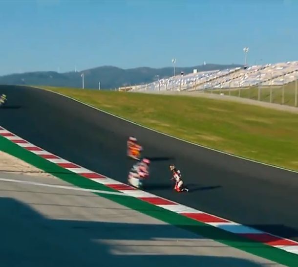 Accidente y milagro en una carrera de motos