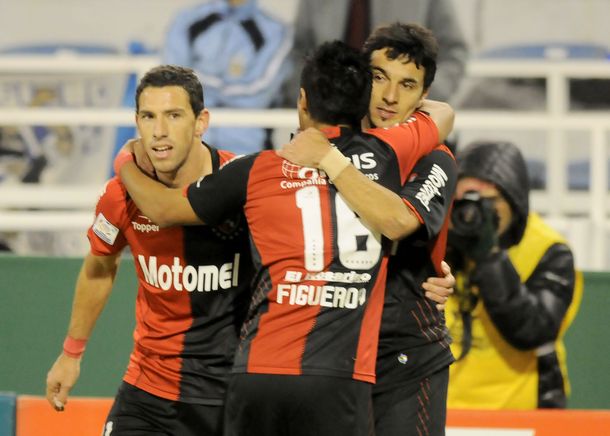 Newells superó a Vélez y se metió en los cuartos de final