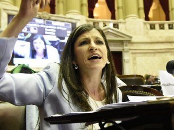 Diputada Vallejos cruzó fuerte a Vidal: ¿Sabe cómo no se educa? Dejando sin trabajo a los padres
