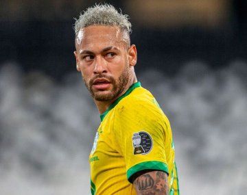 Neymar se hace el picante en Twitter y calienta la previa de la final con Argentina