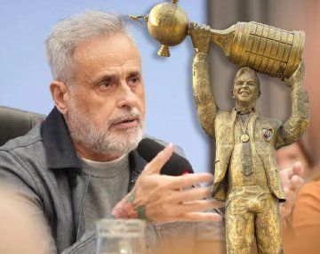 Rial pidió dinamitar la estatua de Gallardo: los motivos