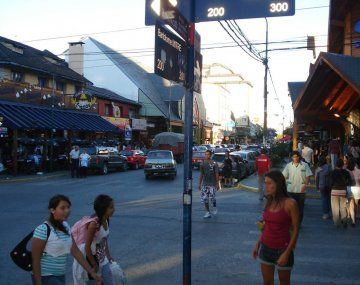 Ola de robos de autos a turistas en el centro de Bariloche