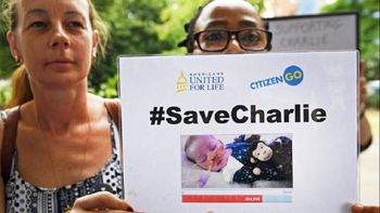 desesperante: ultimo intento de los papas de charlie gard para salvar a su hijo desesperante: ultimo intento de los papas de charlie gard para salvar a su hijo