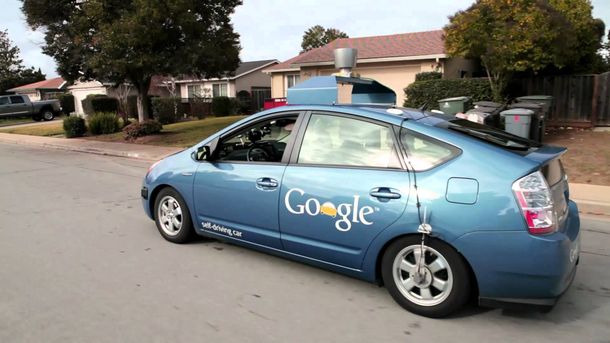 El auto de Google que se maneja solo estuvo en 11 accidentes