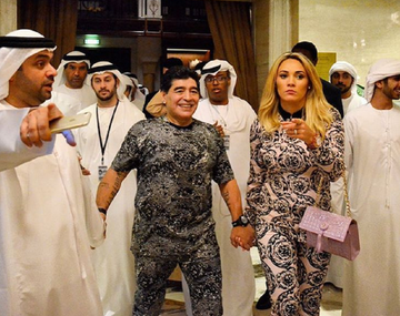 Rocío Oliva y Maradona, juntos en un lujoso hotel de Dubai.