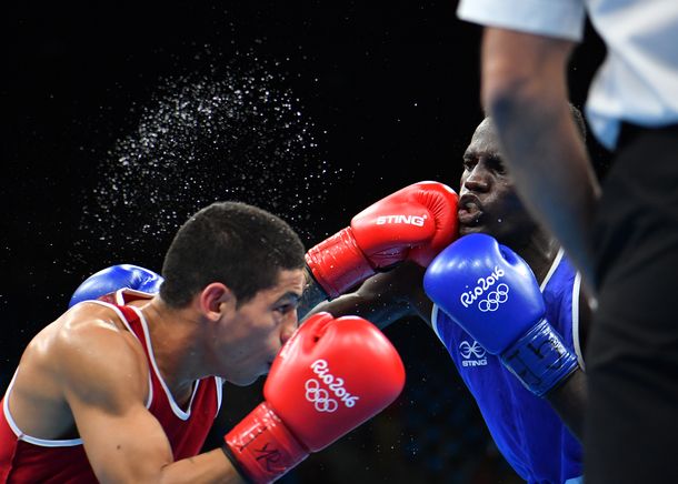 El boxeador Alberto Melián venció a Abdul Omar y se metió en octavos