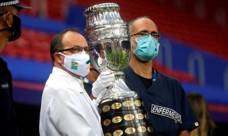 Conmebol celebra que los contagiados de coronavirus no son futbolistas
