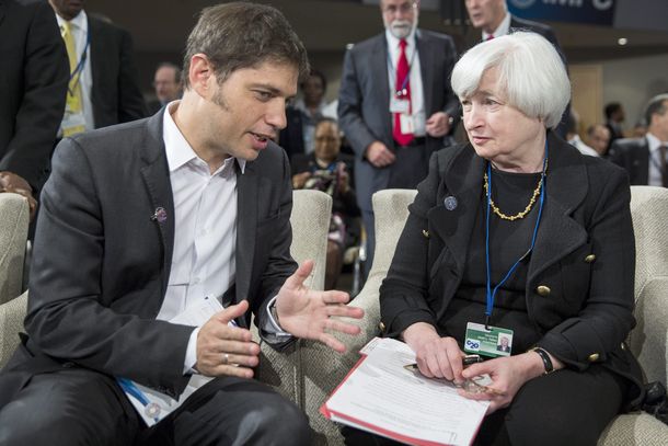 Axel Kicillof junto con la titular del FED