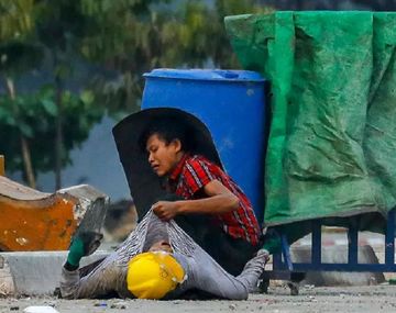 Hay al menos 14 manifestantes muertos en Myanmar tras la represión