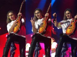 el insolito momento que vivio el cantante de airbag con unas fanaticas super atrevidas el insolito momento que vivio el cantante de airbag con unas fanaticas super atrevidas