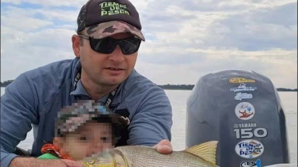 Pablo y su hijo fueron encontrados a varios kilómetros río abajo del lugar donde apareció el yate familiar. Pablo y su hijo fueron encontrados a varios kilómetros río abajo del lugar donde apareció el yate familiar.