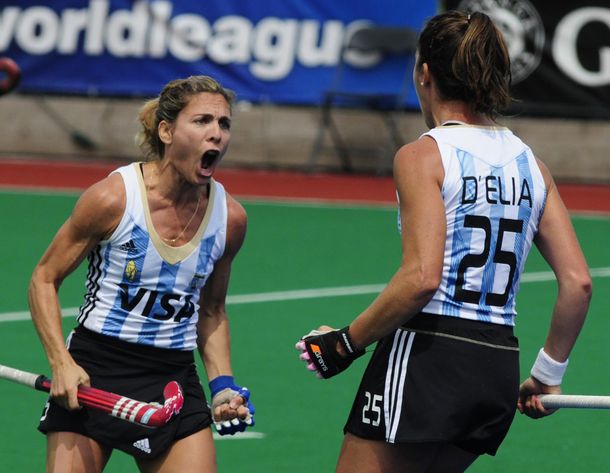 Las Leonas vencieron a Sudáfrica y están a un paso del Mundial