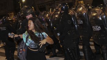 Los incidentes dejaron al menos 30 detenidos Los incidentes dejaron al menos 30 detenidos