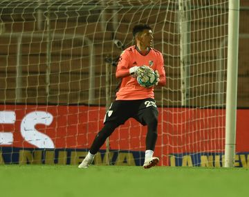 Con las manos de Bologna y la cabeza de Girotti