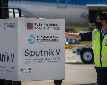 Este lunes llega el octavo vuelo de Aerolíneas con un nuevo cargamento de Sputnik V