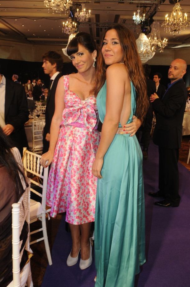 El look de las famosas en los premios Tato