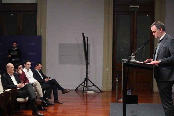 Con un informe de Jorge Lanata, Manuel Adorni anunció el cierre de Vialidad Nacional
