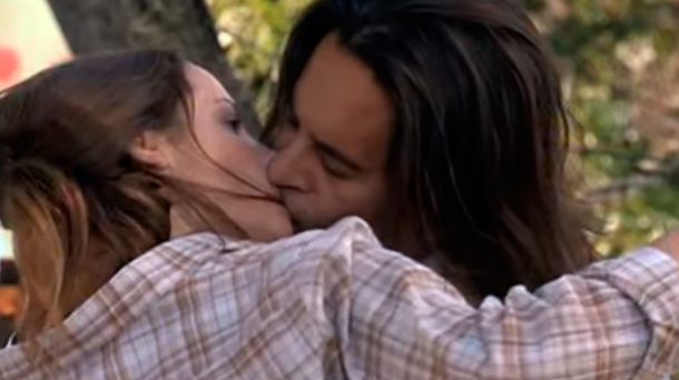 El beso apasionado de Laport y Carina Zampini.
