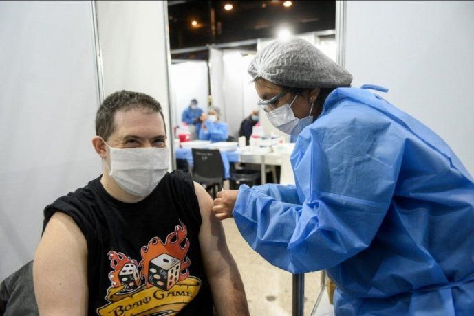 Récord de vacunación el viernes y así se sigue vacunando este sábado en el país