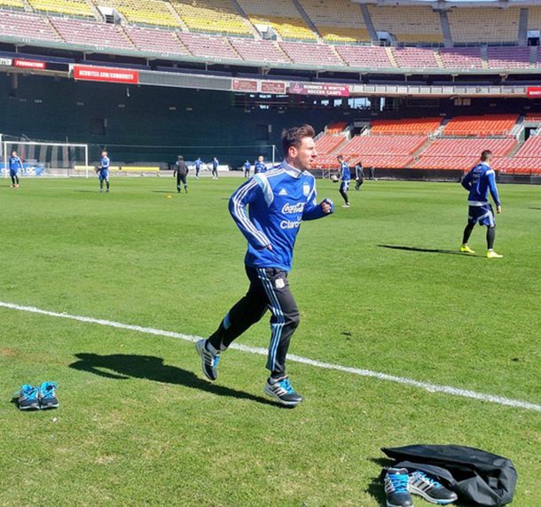 En zapatillas, Messi entrenó diferenciado y sigue en duda para enfrentar a Ecuador