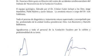 el primer parte medico: una cirugia sin complicaciones el primer parte medico: una cirugia sin complicaciones