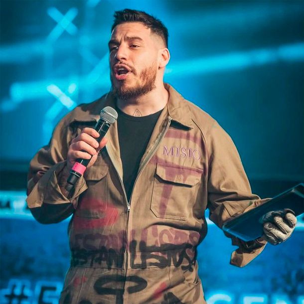 Combate Freestyle: El Misionero rapea y adelanta detalles de la batalla en Argentina