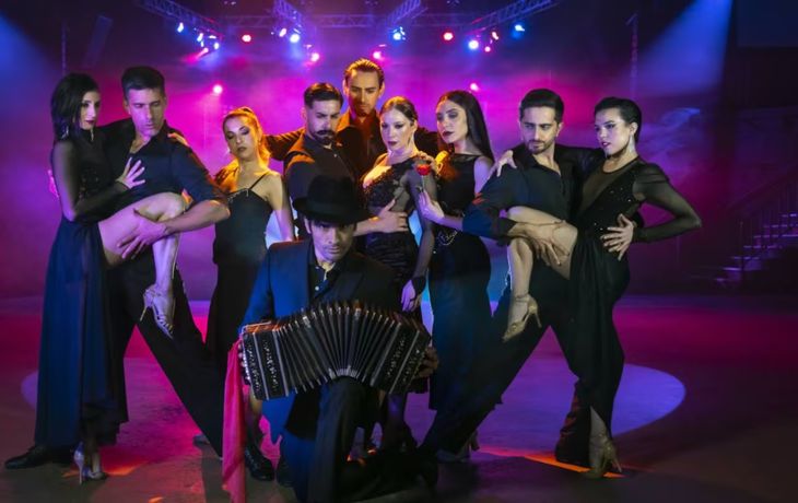 Se presenta Bandoneón, Tango Obsession en calle Corrientes antes de su gira en Londres