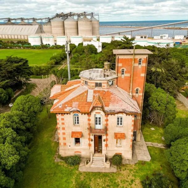 Ocuto en Buenos Aires: venden un histórico castillo de 638 metros cuadrados por 150.000 dólares Ocuto en Buenos Aires: venden un histórico castillo de 638 metros cuadrados por 150.000 dólares