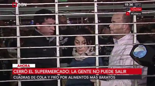 Increíble: tuvieron que cerrar un súper por el desborde de gente