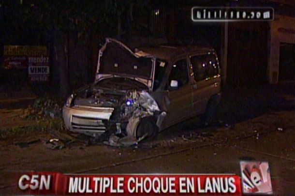 Año Nuevo accidentado: chocó contra cuatro autos e intentó escapar