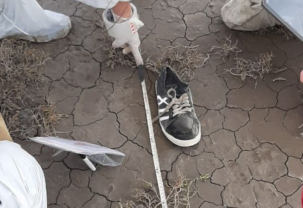 Las fotos de la zapatilla de Facundo Astudillo Castro que hallaron cerca del cuerpo